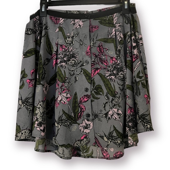 Fox | Juniors Floral Print Button-Down Skirt w/ Pockets | Size Large - Picture 3 of 10